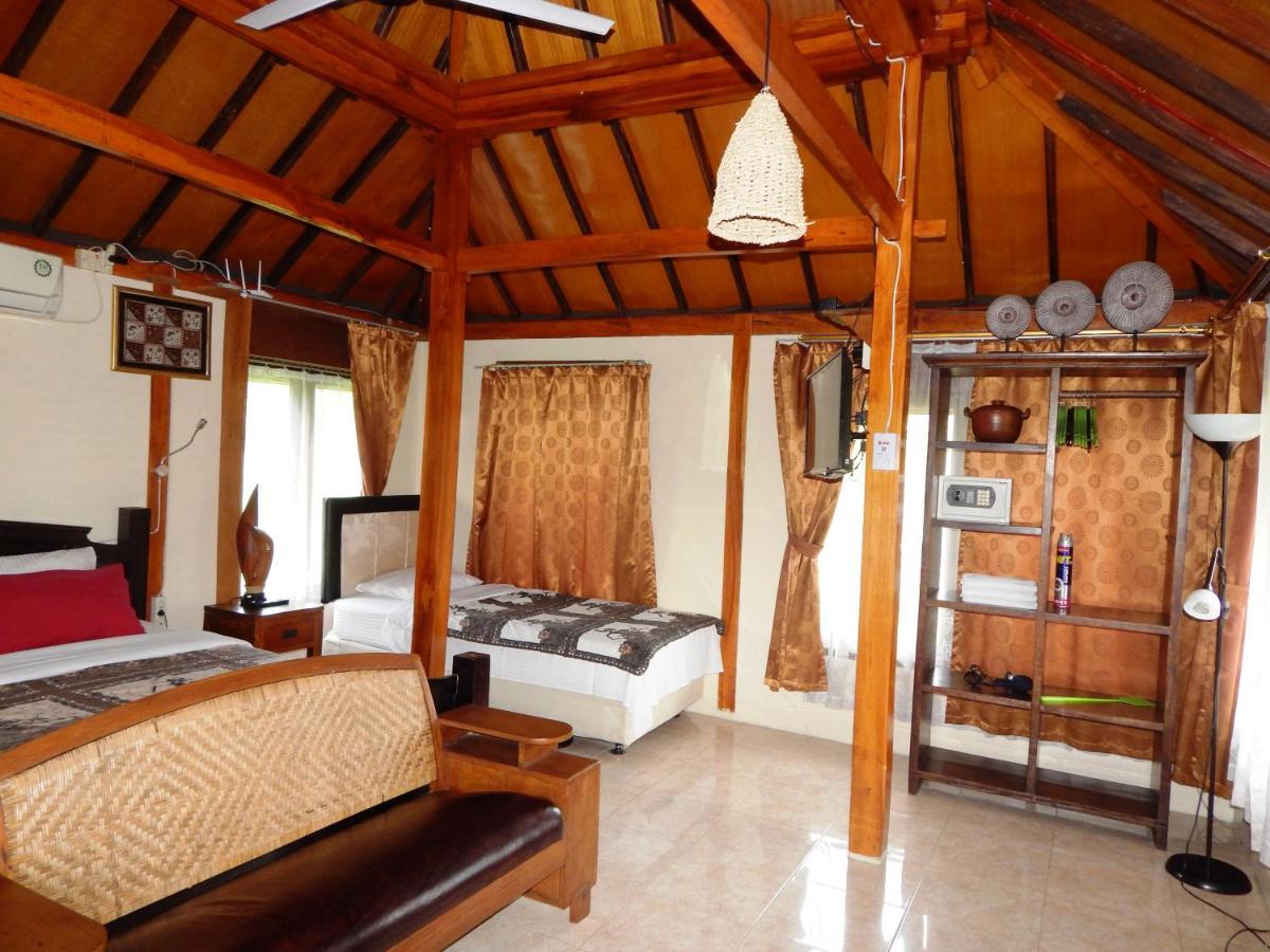 Alamanda Family Villas, Pool & Local Tours Yogyakarta Esterno foto