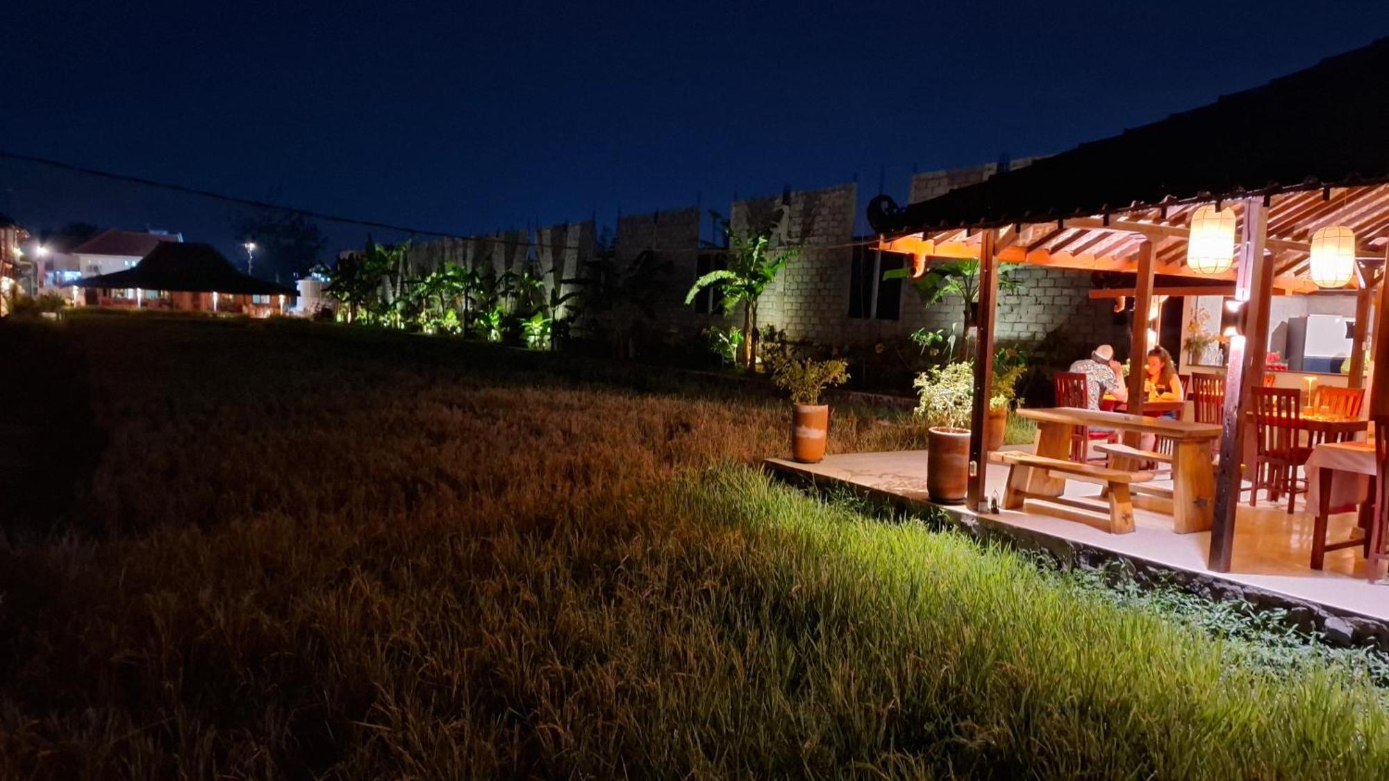 Alamanda Family Villas, Pool & Local Tours Yogyakarta Esterno foto