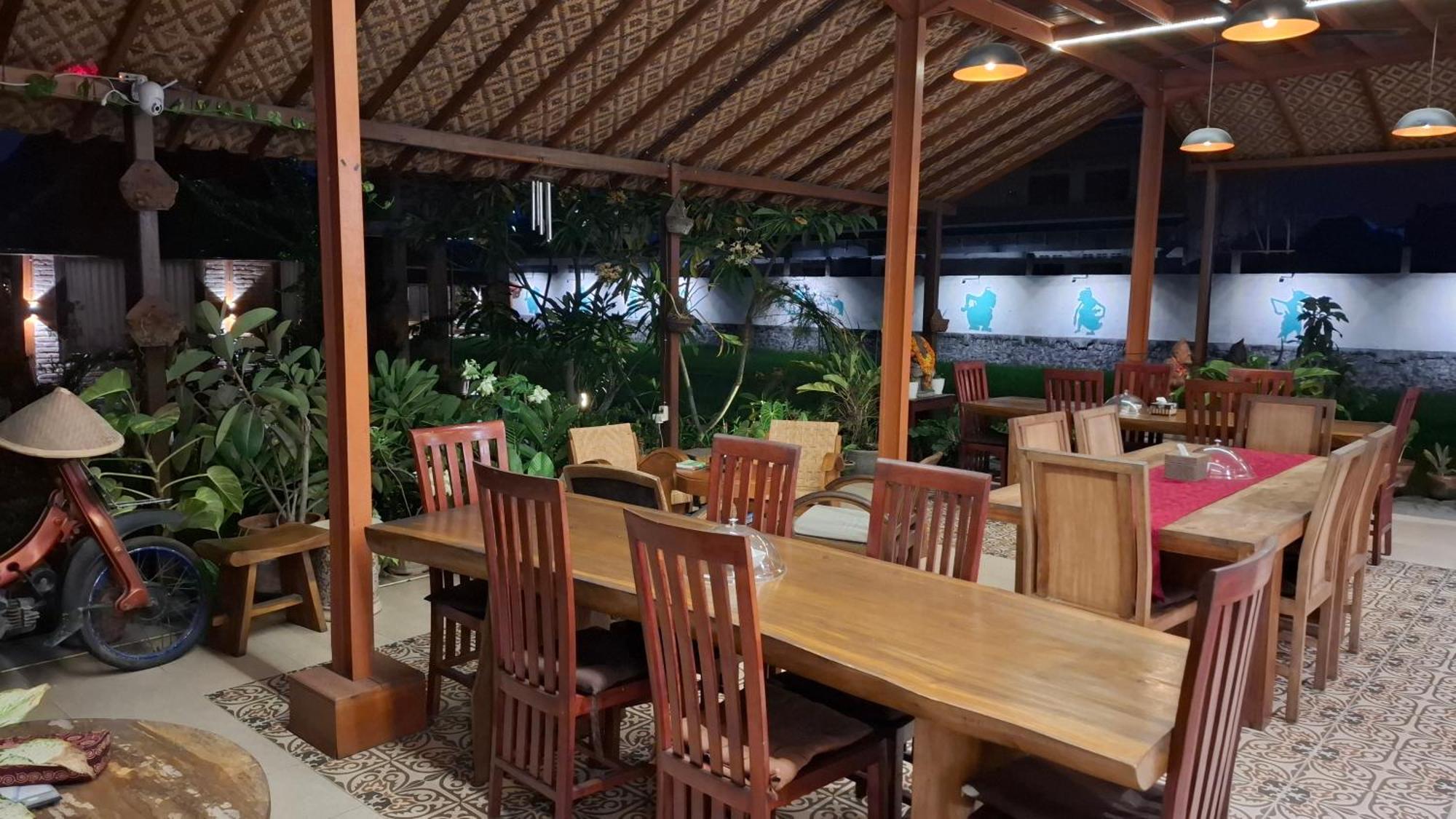 Alamanda Family Villas, Pool & Local Tours Yogyakarta Esterno foto