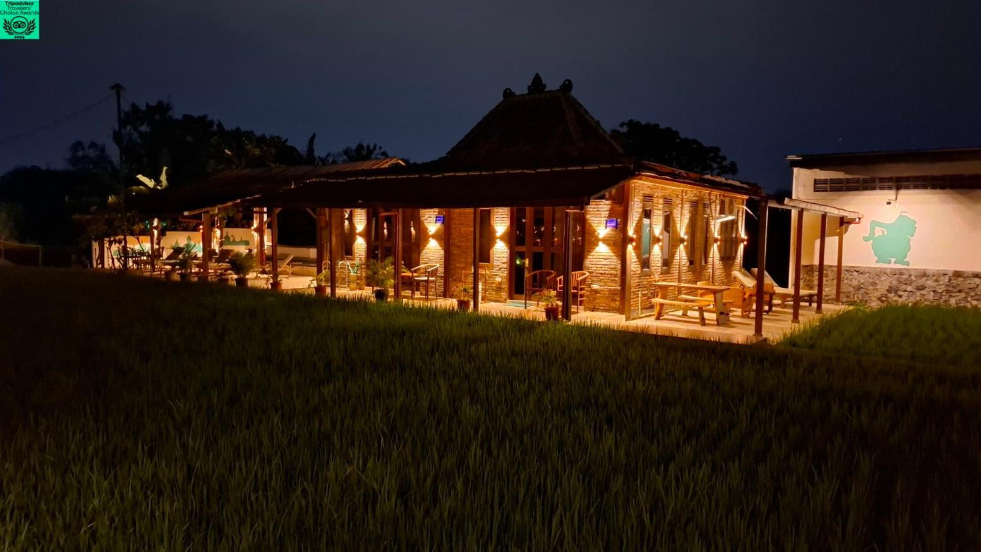 Alamanda Family Villas, Pool & Local Tours Yogyakarta Esterno foto