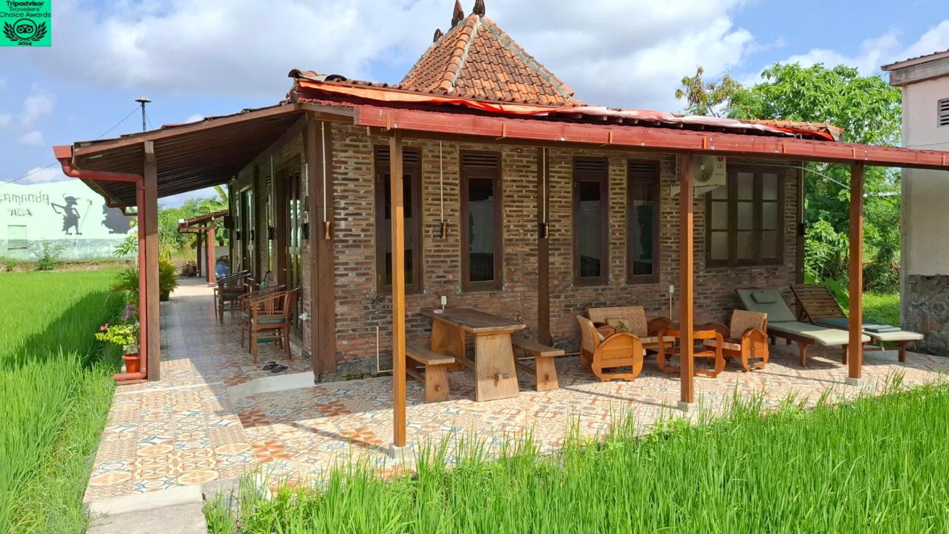 Alamanda Family Villas, Pool & Local Tours Yogyakarta Esterno foto